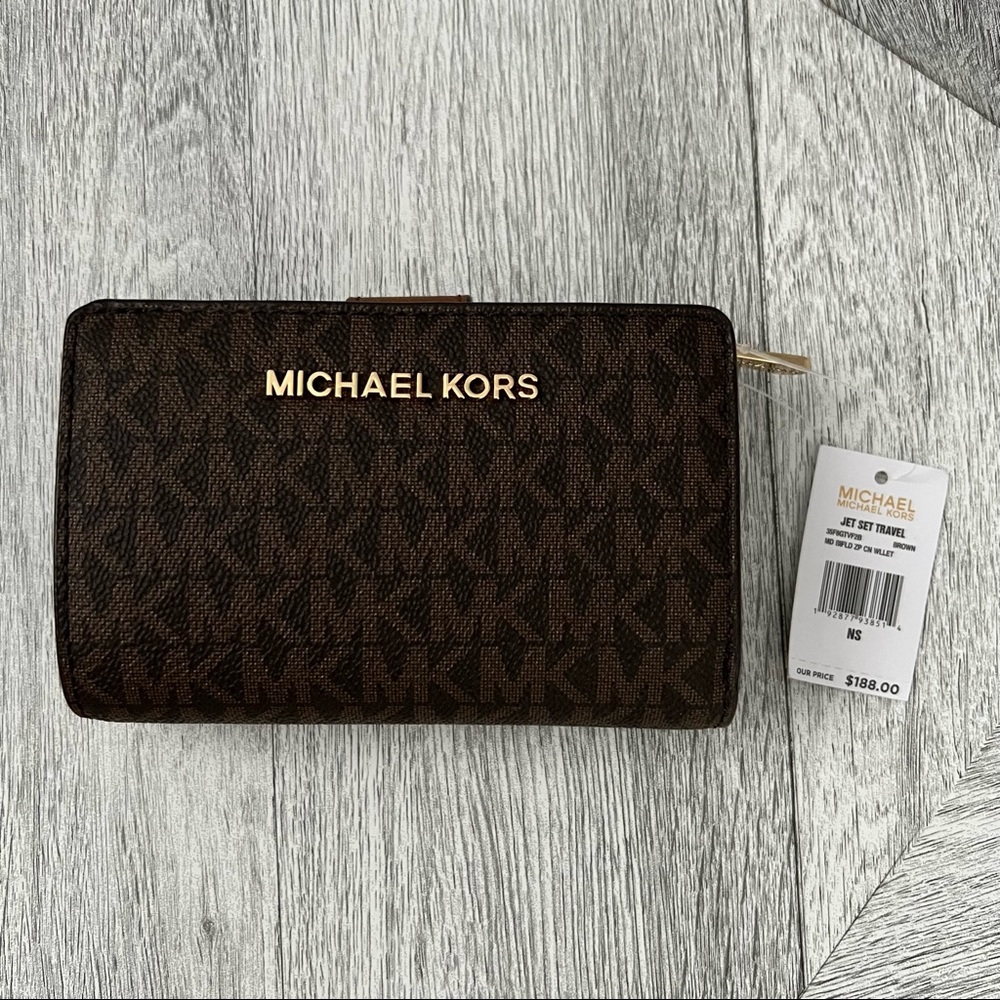 Michael Kors Jet Set Travel Wallet